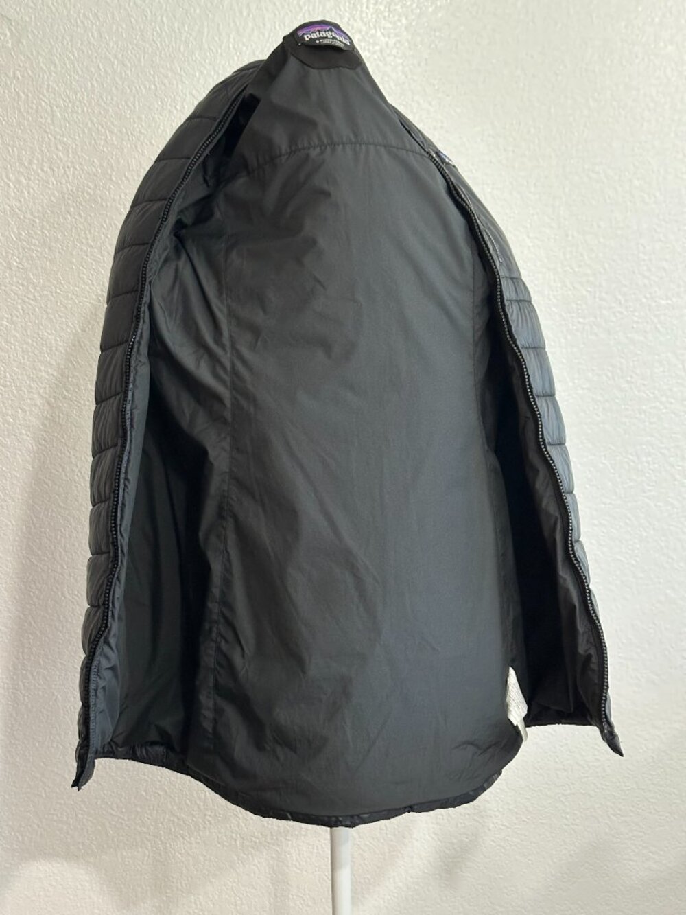 Patagonia Women’s Small Black Quilted Insulated Coat Long Puffer Jacket Recycled - Picture 9 of 9